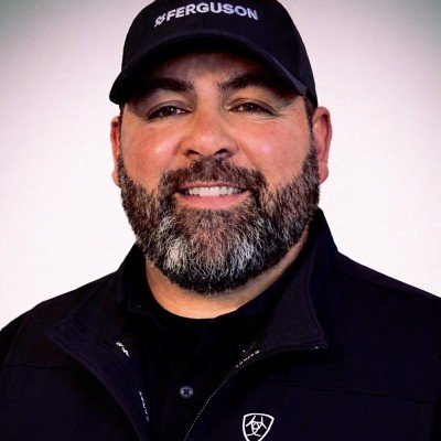 Professional woodworking instructor featured in Teds Woodworking